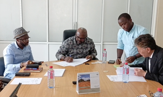 Signing Ceremony for the Consultancy Contract for the Extension of the Japanese Freeway Project